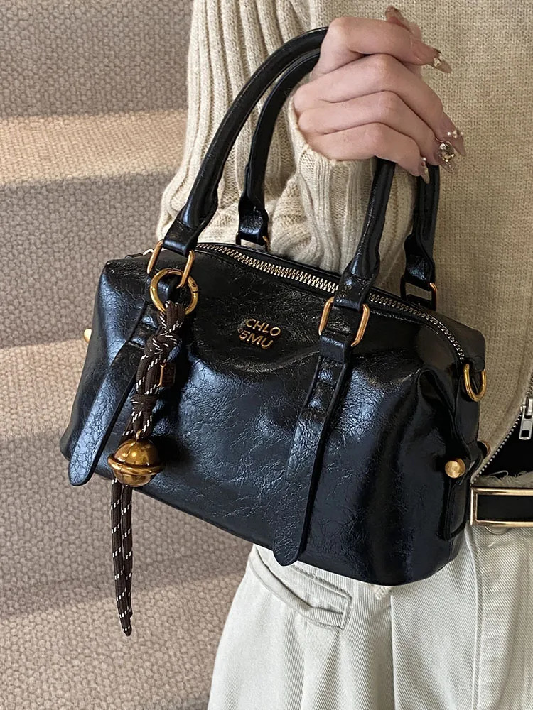 Free Shipping High-end Designer Handbags Womens 2025 New Winter Popular All-match Retro Texture One-shoulder Messenger Bag Trend 250225