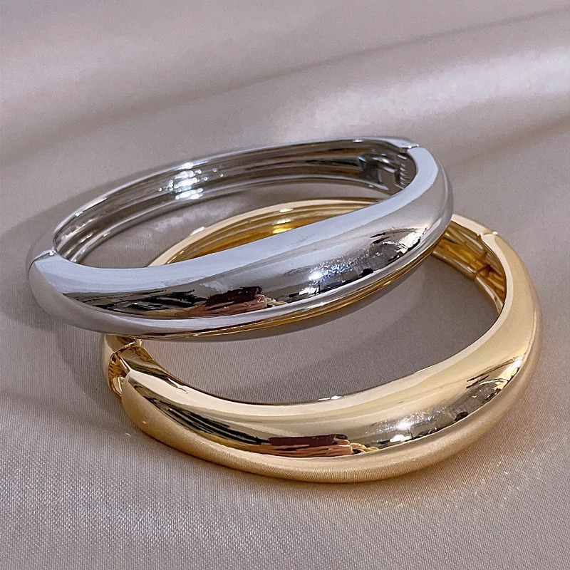 Fashion Chunky Heavy Metal Smooth Bangles for Women Gothic Punk Irregular Minimalist Alloy Wide Bracelet Fashion Jewelry Gifts 250225