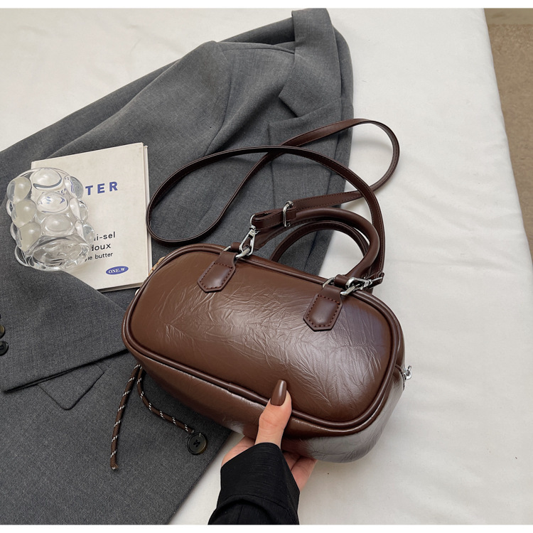 2025 new hand-held bowling for women, niche fashion, color blocking, versatile, single shoulder crossbody bag, stylish small square bag #swissmilitary