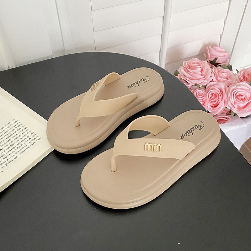 free shipping designer Slippers new 2025 summer breathable and comfortable sandals Casual Flip Flops for woman black