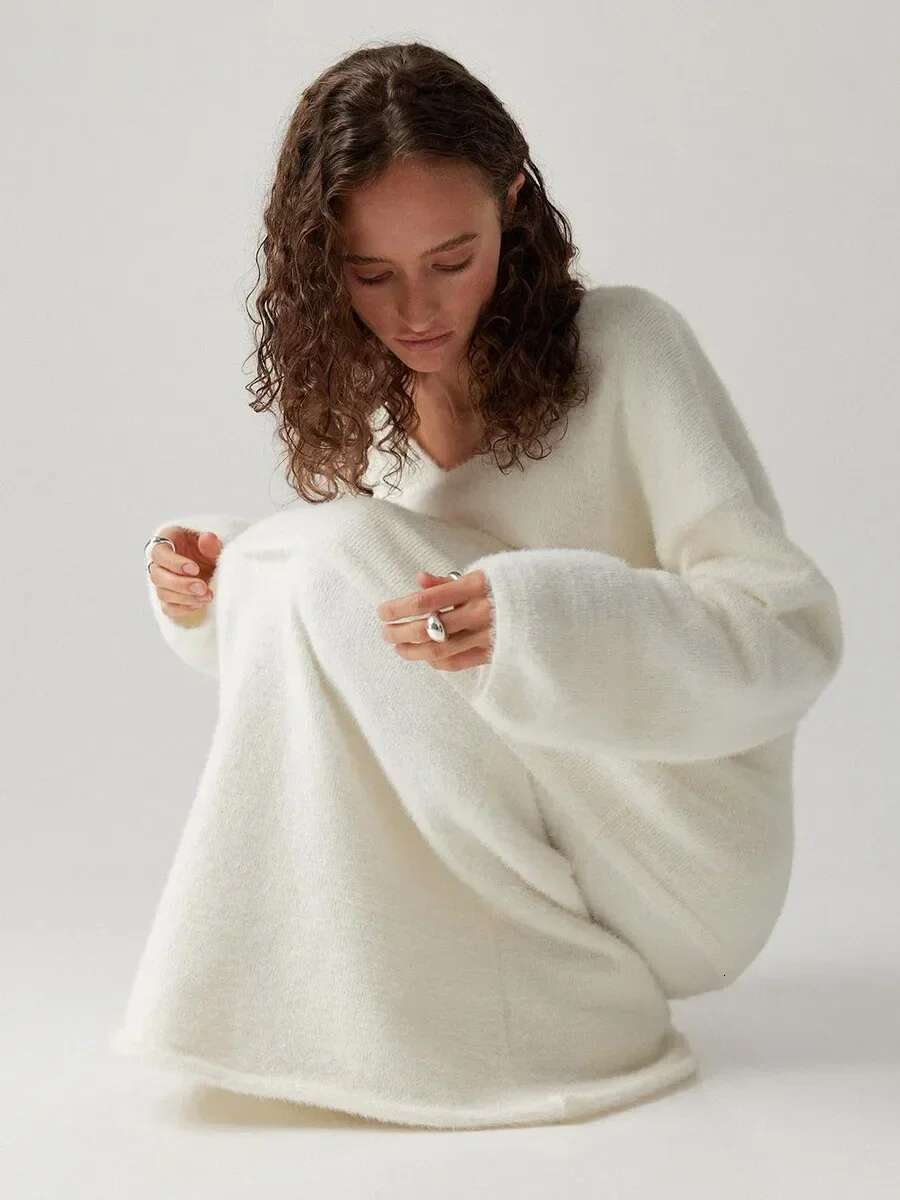 Bornladies Women Knitted V-Neck Sweater+Skirt Autumn Winter Thick Casual Sweater Warm Fashion Skirt Pullover 2 Pieces Sets