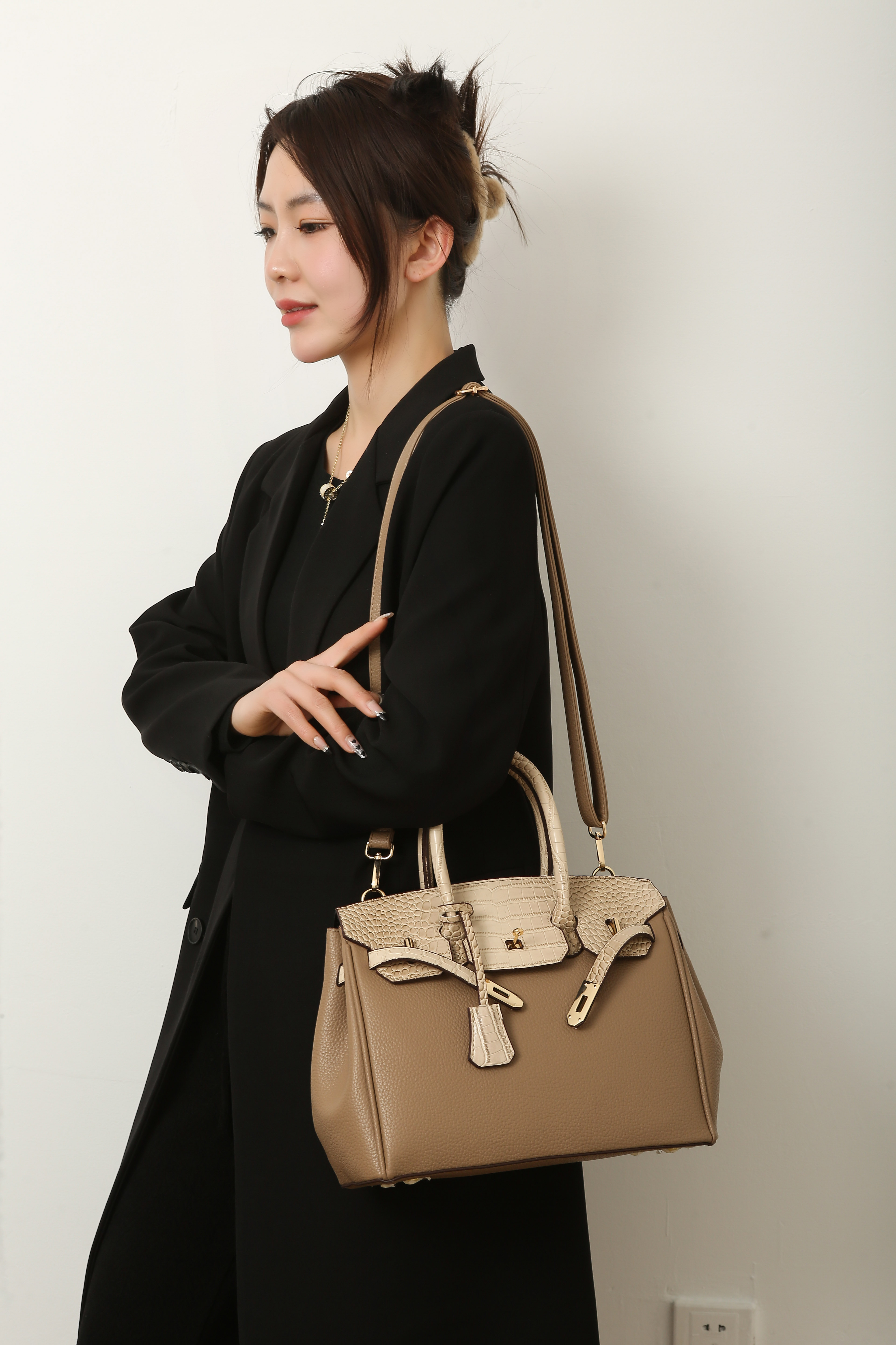 2024 New Commuter Fashion Mother and Child with Crocodile Pattern Splicing Handheld Single Shoulder Diagonal Cross Women's Bag 9018
