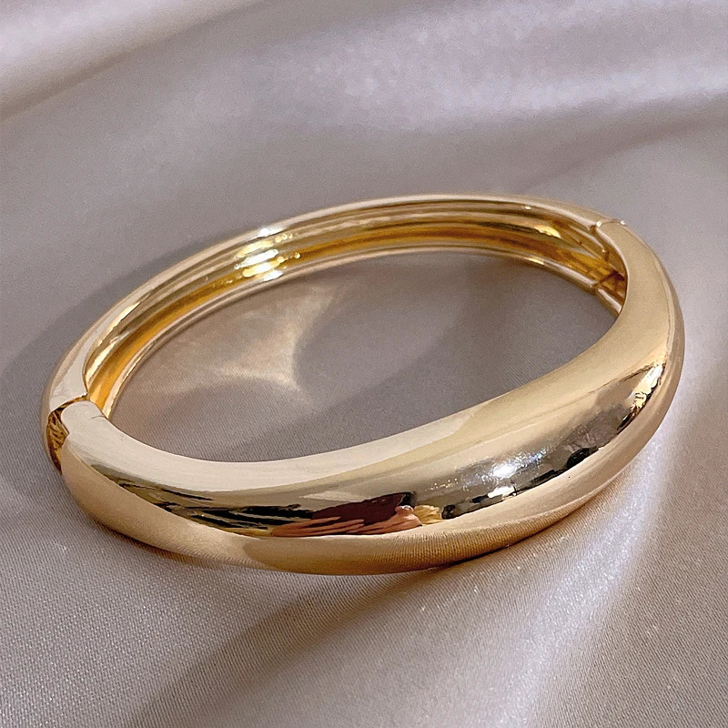 Fashion Chunky Heavy Metal Smooth Bangles for Women Gothic Punk Irregular Minimalist Alloy Wide Bracelet Fashion Jewelry Gifts 250225