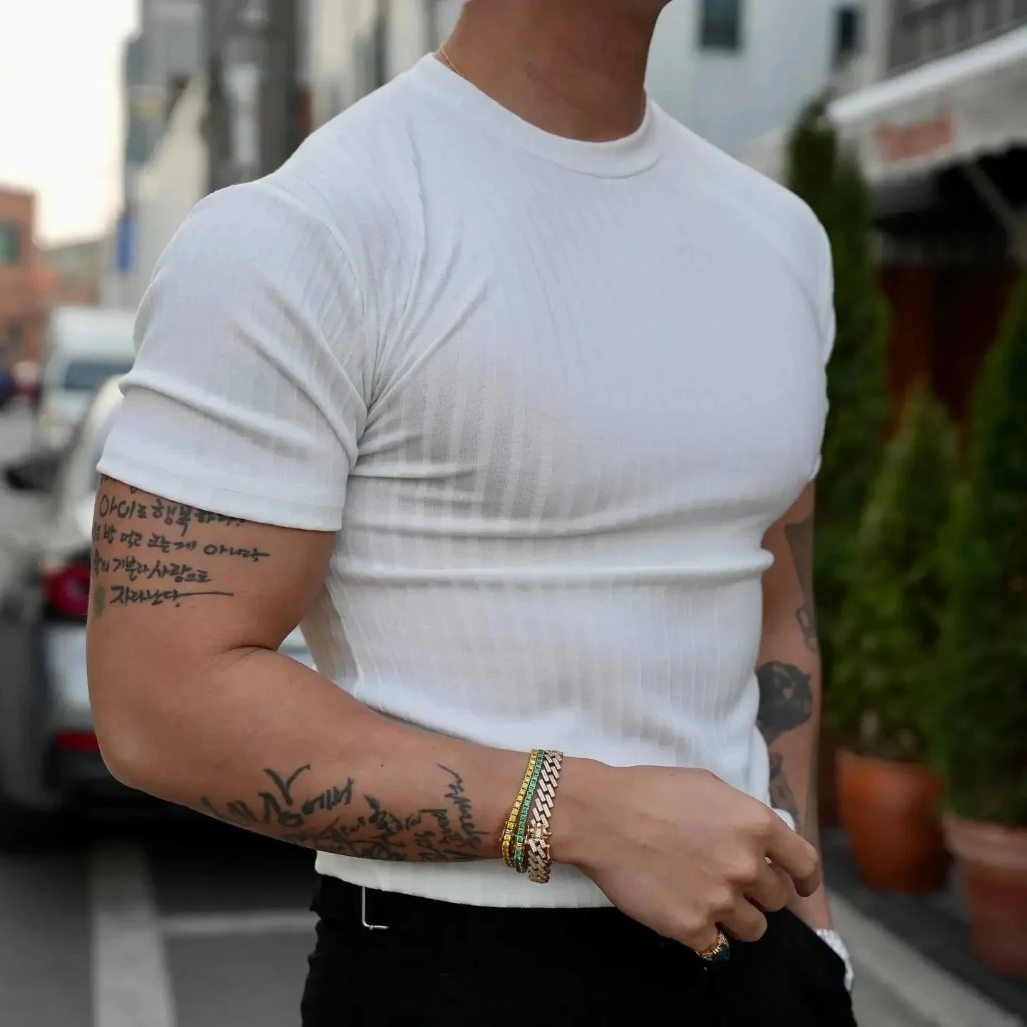 2024 Fashion Muscle Fitness Mens Summer Sports Fitness Leisure Round Neck Elastic Short Sleeve Vertical Stripe T-shirt 250225