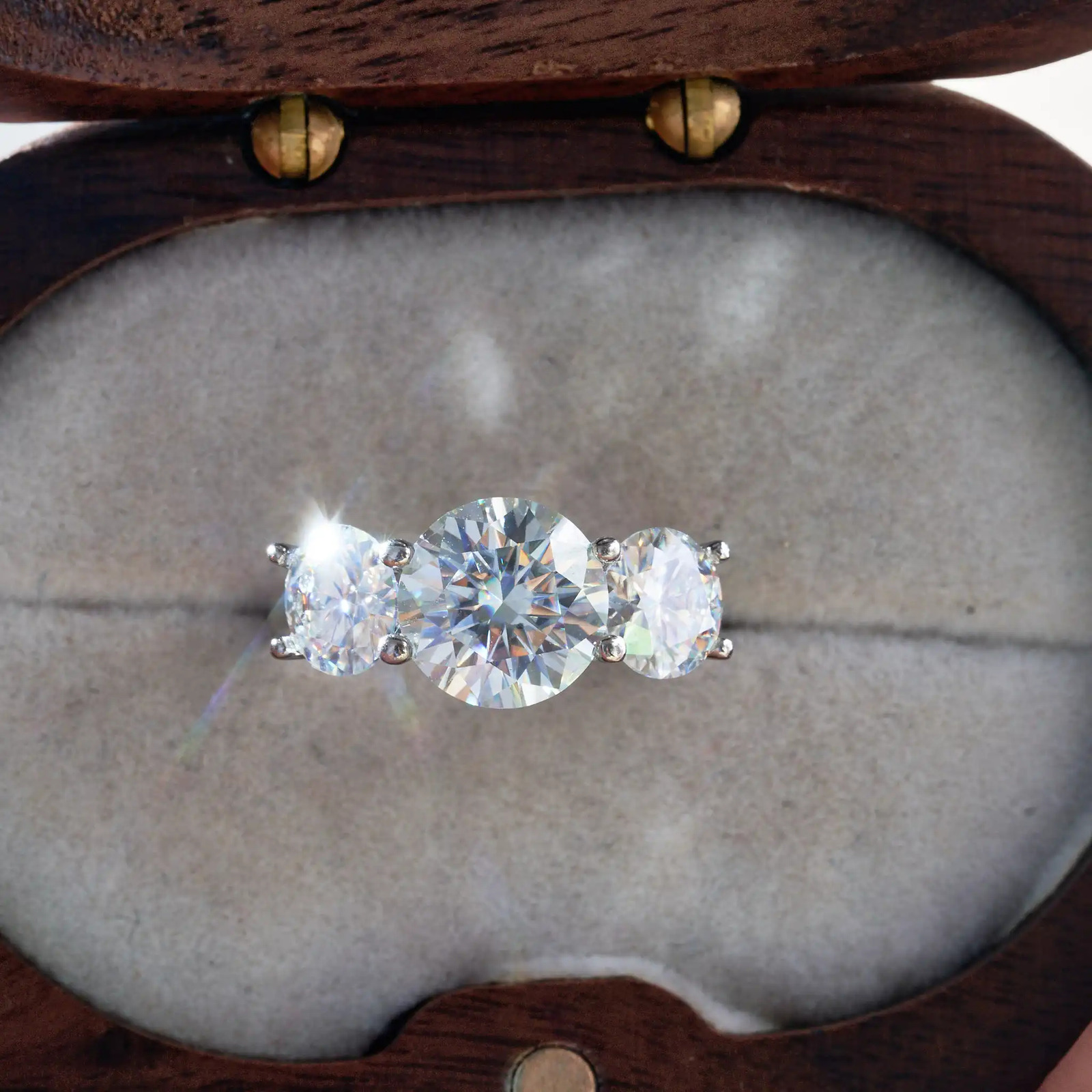 Real 2-4ct ring D-color round 3-stone wedding engagement commitment ring 925 sterling silver womens exquisite jewelry 250220