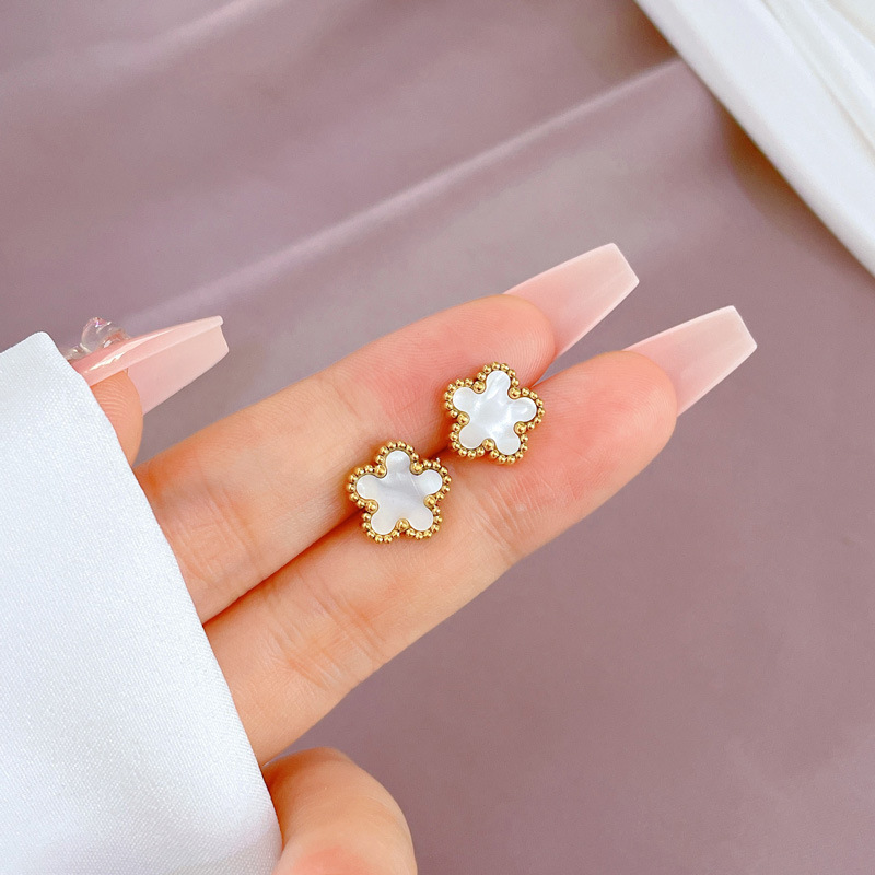 Classical Titanium Steel Five-Leaf Flower Stud Earrings for Women Ladies Designer Stainless Steel Five-leaved Clover Earrings Birthday Jewelry Gift