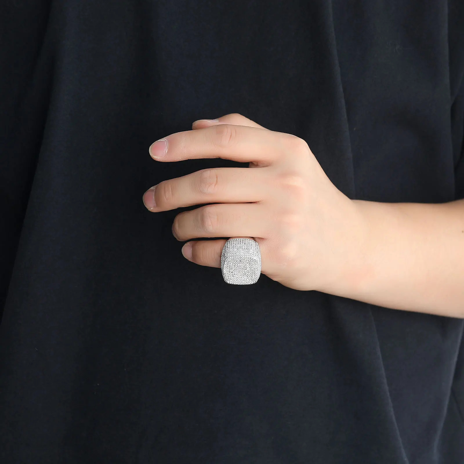 Square Ice Out Big Signet Ring Men Hip Hop Trend Jewelry Large Cubic Zircon Stone Paved Finger Band Party Accessory Gift 250225