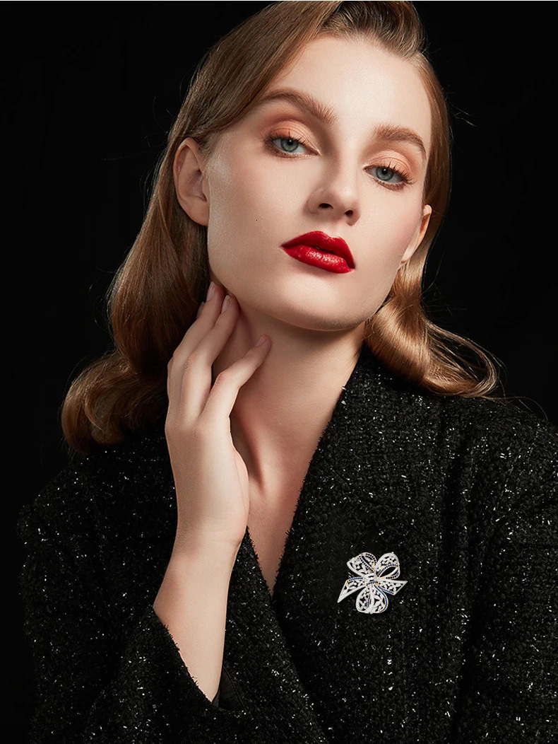 Spring Personalized Vintage Bow Fashion Zircon Inlaid Brooch Womens Exquisite Pin 250225