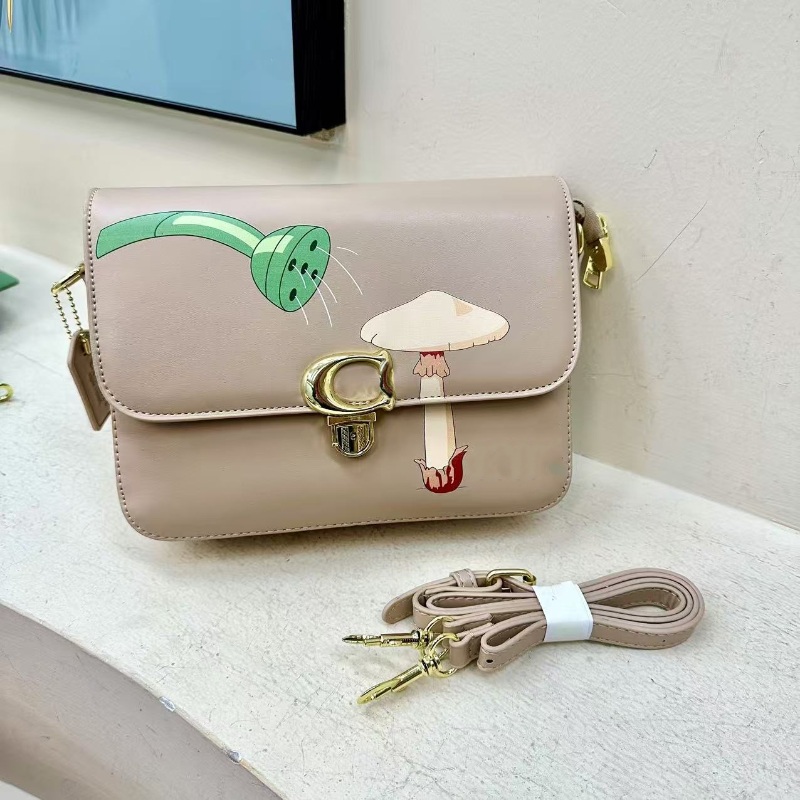 Designer bags Mirror quality camera tassel Womens pink leather Shoulder Bags Cross Body fashion mens tote handbag lady gift Clutch chain Messenger bag