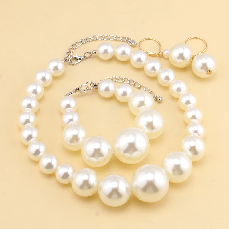 Faux pearl beaded necklace female cold wind simple geometric round beads necklace temperament exaggerated