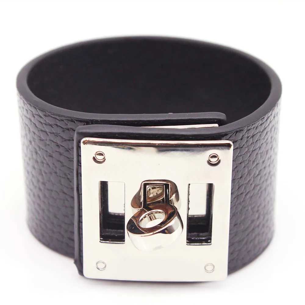Charm Bracelets TOTABC European Fashion Punk Wide Round Leather Bracelet and Bracelet Womens Cuff Bracelet Declaration Jewelry J250217KV80
