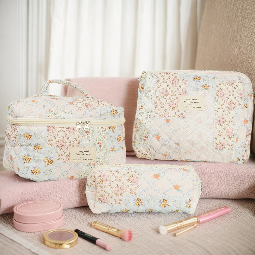 Women Large Toiletry Organizer Bag 3 Pcs Cotton Quilted Floral Cosmetic Bag Zipper Toiletry Bag Travel Bag 250221