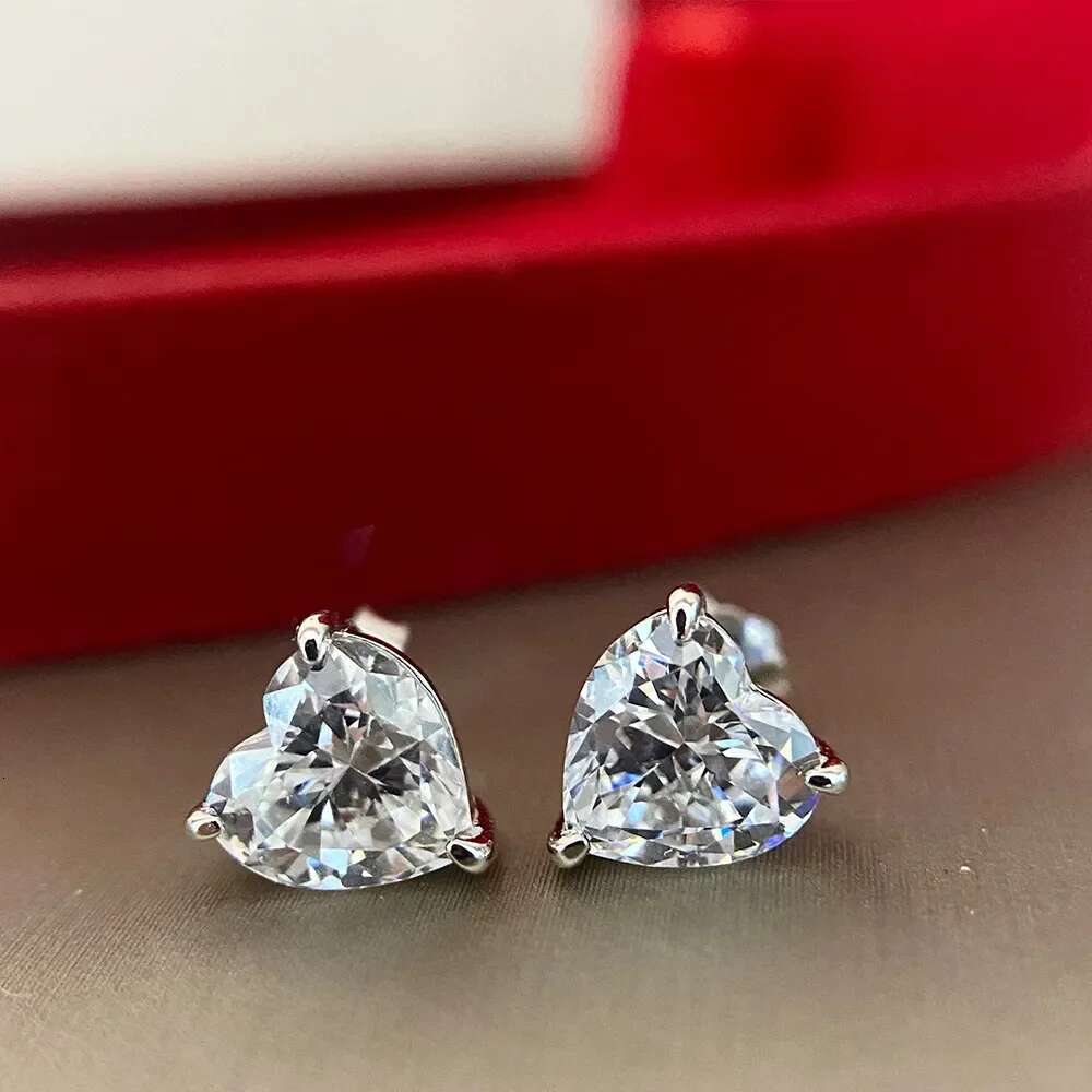 1-4Carat Heart Cut Solitaire Moissanite Dia Stud Earrings with Certificates Sier Plated Gold Ear Studs for Women