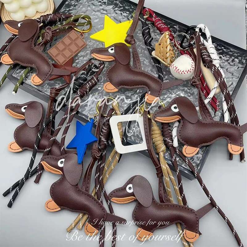 Classic Cute Puppy Dog Diy Bag Pendant Car Keychain Fashion Nylon Lanyard Multi-purpose Leather Dahund Key Ring Accessories
