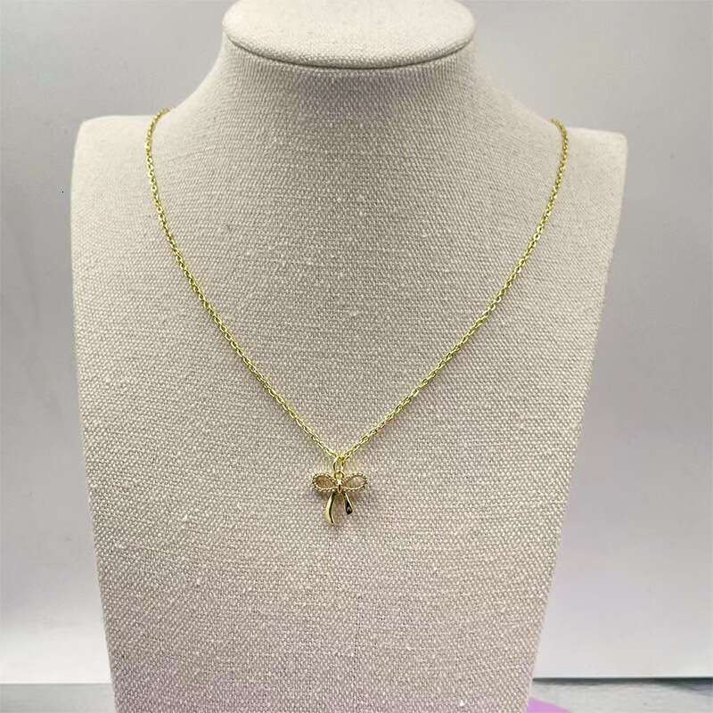 New smooth bow pendant women's collarbone chain, high-end temperament necklace, birthday gift