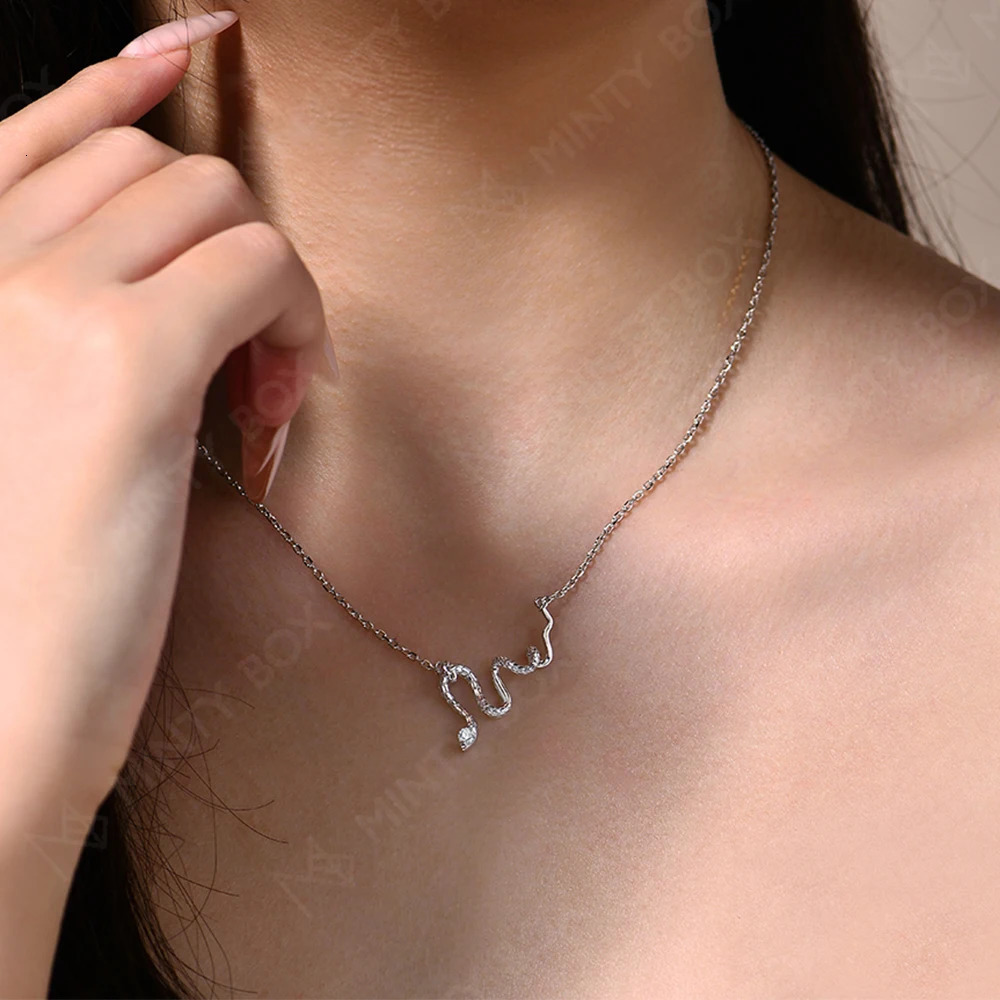 MINTYBOX S925 Silver D/VVS1 Laboratory Diamond Necklace 18k Gold Plated Snake Adjustable 45cm Suitable for Womens Wedding Jewelry 250220