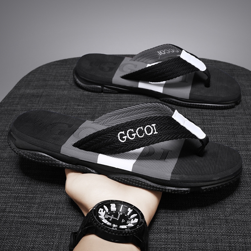 Free shipping 2025 new designer slippers for mens black fashion summer Beach Casual comfortable Flip Flops sandal size eur 38-45 daily wear outdoor