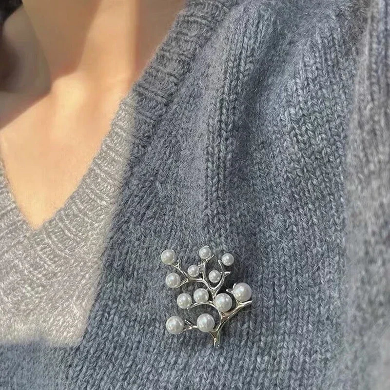 Happiness Tree Brooch with Multiple Freshwater Pearls Natural White Willow Branches Unique and Exquisite Gifts for Men and Women 250225