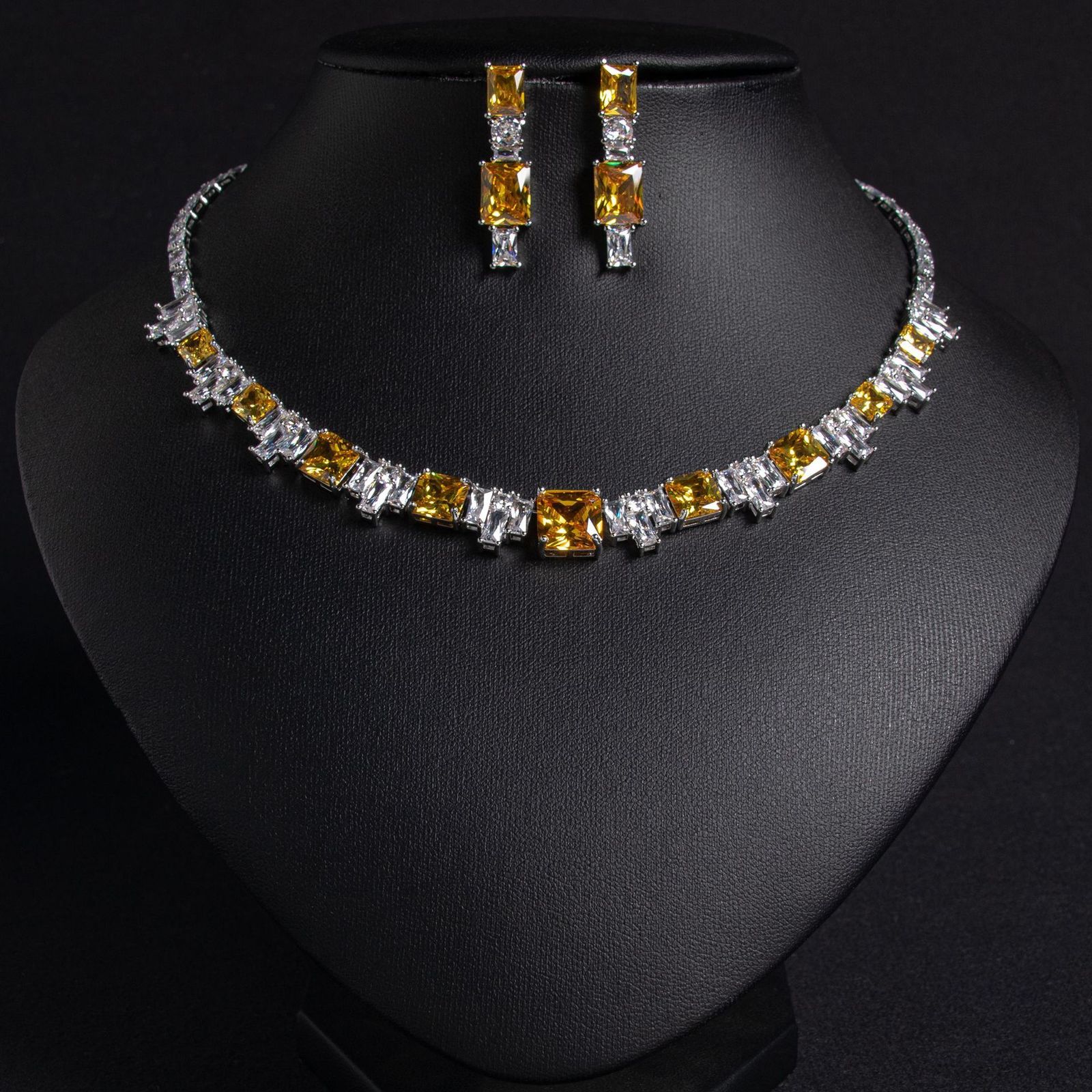 New Luxury Ice Flower Cut Zircon Color Treasure Necklace Set Wedding Dress Accessories Banquet Zircon Jewelry 241115