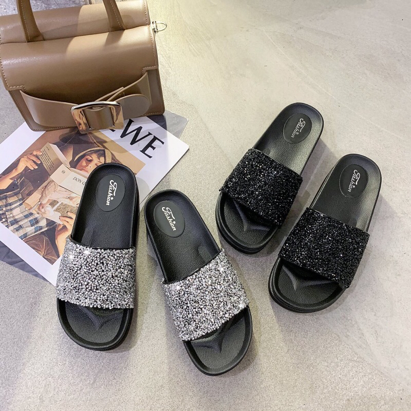 2025 New Designer Plus Size 36-41 Women's Fashionable Shiny Wedge Beach Sandals Outdoor Bk Slippers Beautiful Women's Slippers