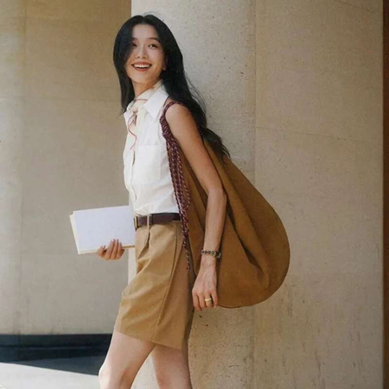 Large Capacity Tote Bag New Autumn/Winter High-Grade Niche Design Retro Commuter Lady Handbag Shoulder Bags