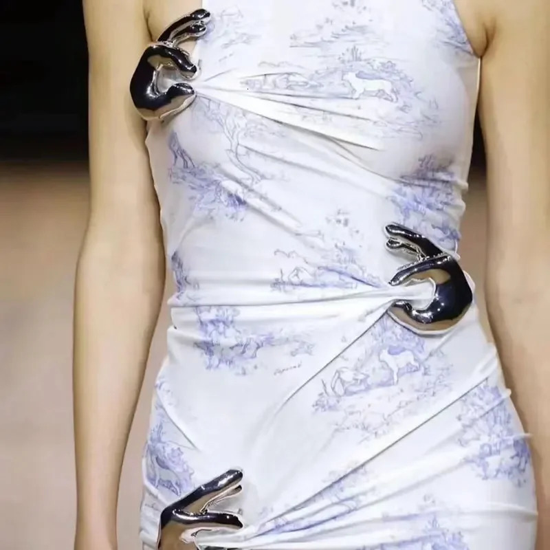 FFALCELL Niche High-end Metal OK Gesture Brooch Exquisite Fashion All-match Brooch Clothing Accessories 250225