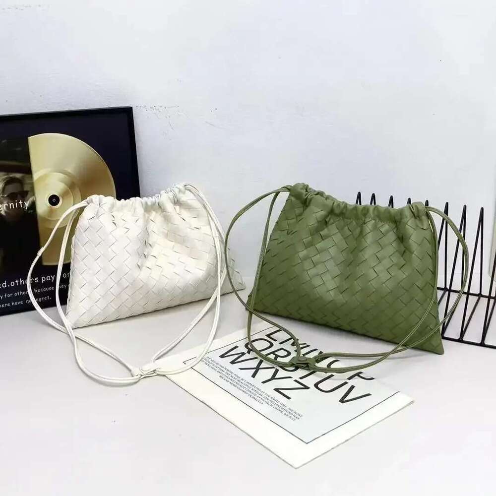 Women's Bags Large Capacity Casual Cloud Pattern Cow Leather Weaving Single Shoulder Diagonal Drawstring Garbage Bag Fashion Accessory
