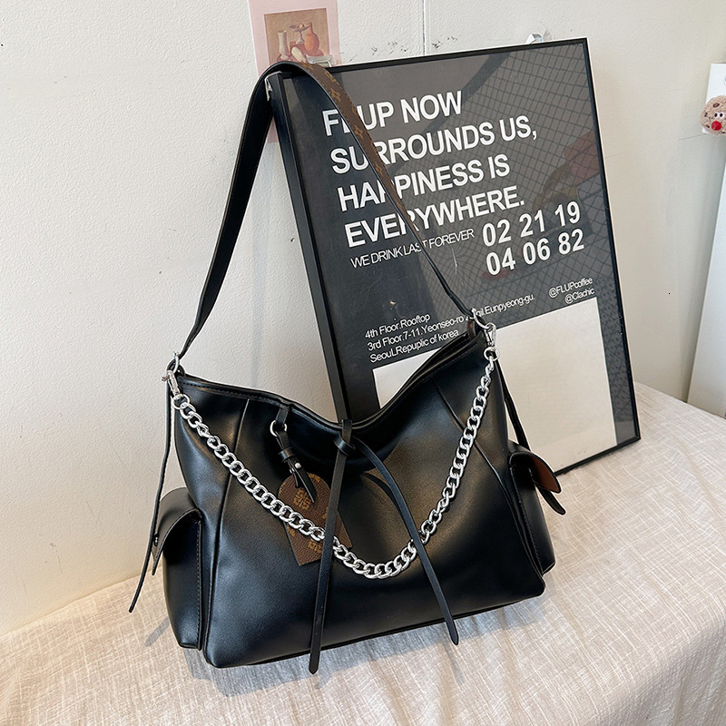 toteBag Shoulder bag ROSE NOIRE Wind Large Capacity Women's Shoulder New Tote Simple Chain Armpit Bag