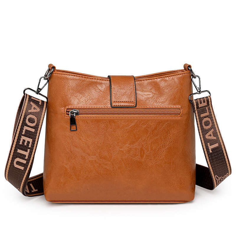 2025 new small square design tassel high-end fashion baguette personalized street shoulder crossbody bag