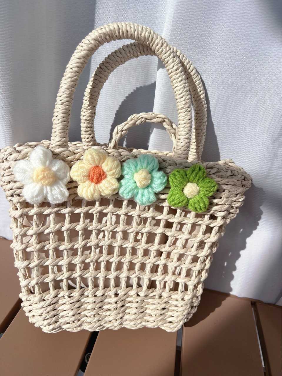 Small fresh flower woven bag for women 2025 new cute girl handbag beach vacation crossbody beach bag