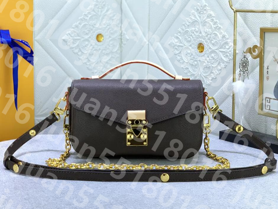 Luxurys Designers pochette bag Men Women Handbag Messenger Bags Leather Elegant Womens Shoulder Crossbody Bag M46279