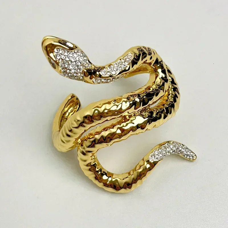 Fashion Jewelry European and American Irregular Snake Bracelets For Women Party Gifts Cool Trend Accessories Selling 250227
