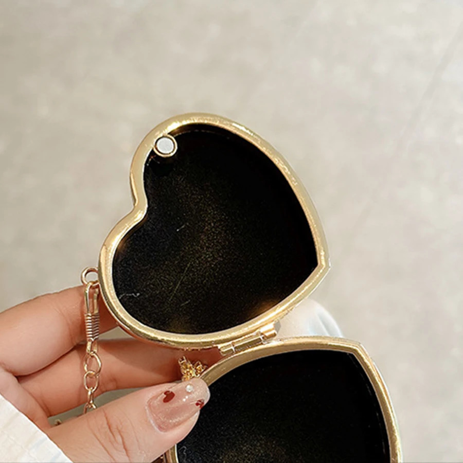 Fashionable all diamond sage dinner bag suitable for women highquality heartshaped shoulder ner mouth red border accessory 250226