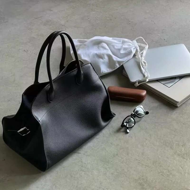 Design Handbag Leather High-Capacity Commuting Bag, Fashionable Cowhide Briefcase Tote Travel Bag