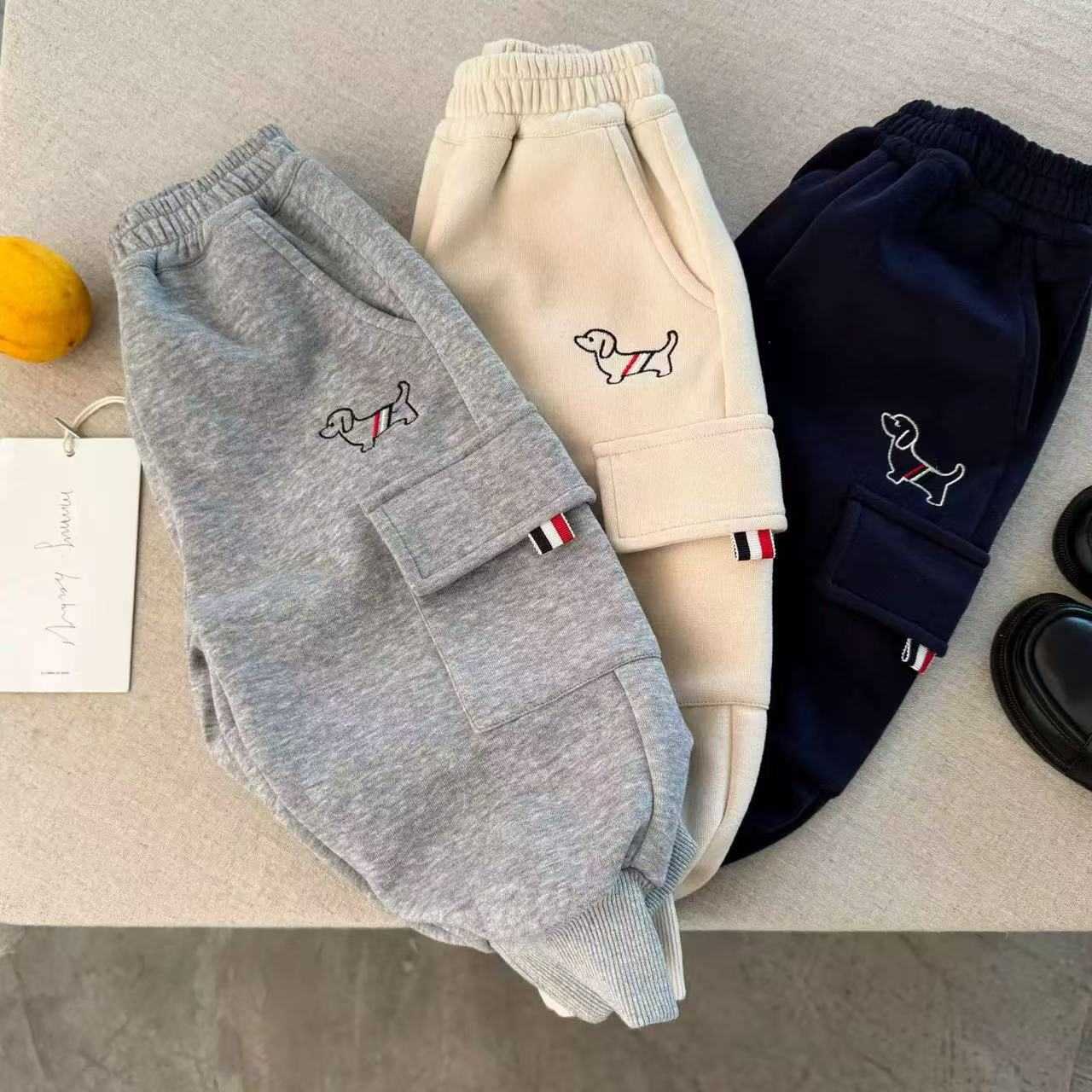 Jeans Childrens workwear pants for boys in the spring and autumn of 2025 new solid color pants baby casual sanitary pants leg binding pants womens fas