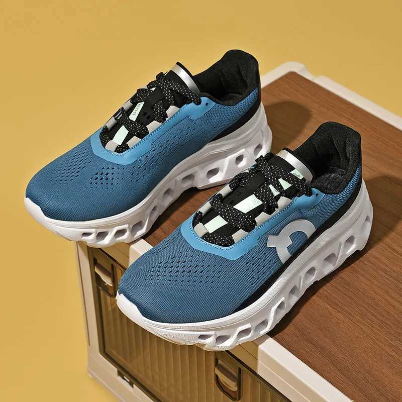 New outdoor sports shoes for men and wen casual fashion Breathable running shoes Breathable couple shoes sizes 36-44 Z250411