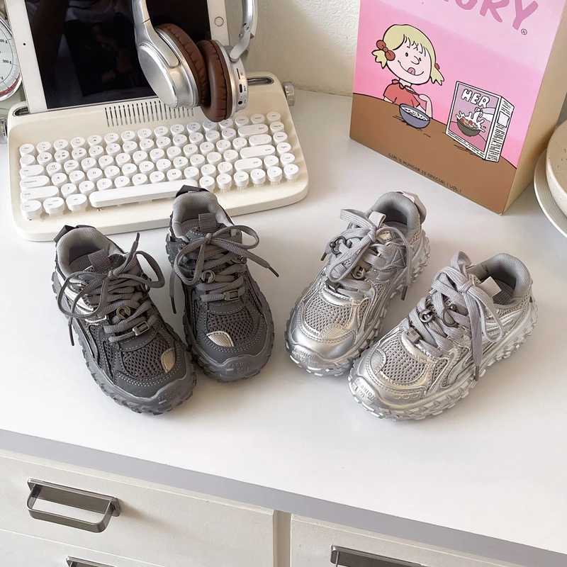 hletic Outdoor Childrens Mesh Breathable Sneakers Girls Soft-soled Boys Casual Shoes Fashionable and Trendy Tire Sold Teenage Shoe S25226