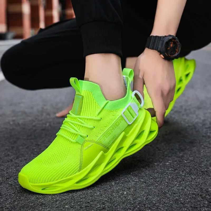 Women and Men Sneakers Breathable Running Shoes Outdoor Sport Fashion Comfortable Casual Couples Gym Mens Shoes Size 36-47 Z250227