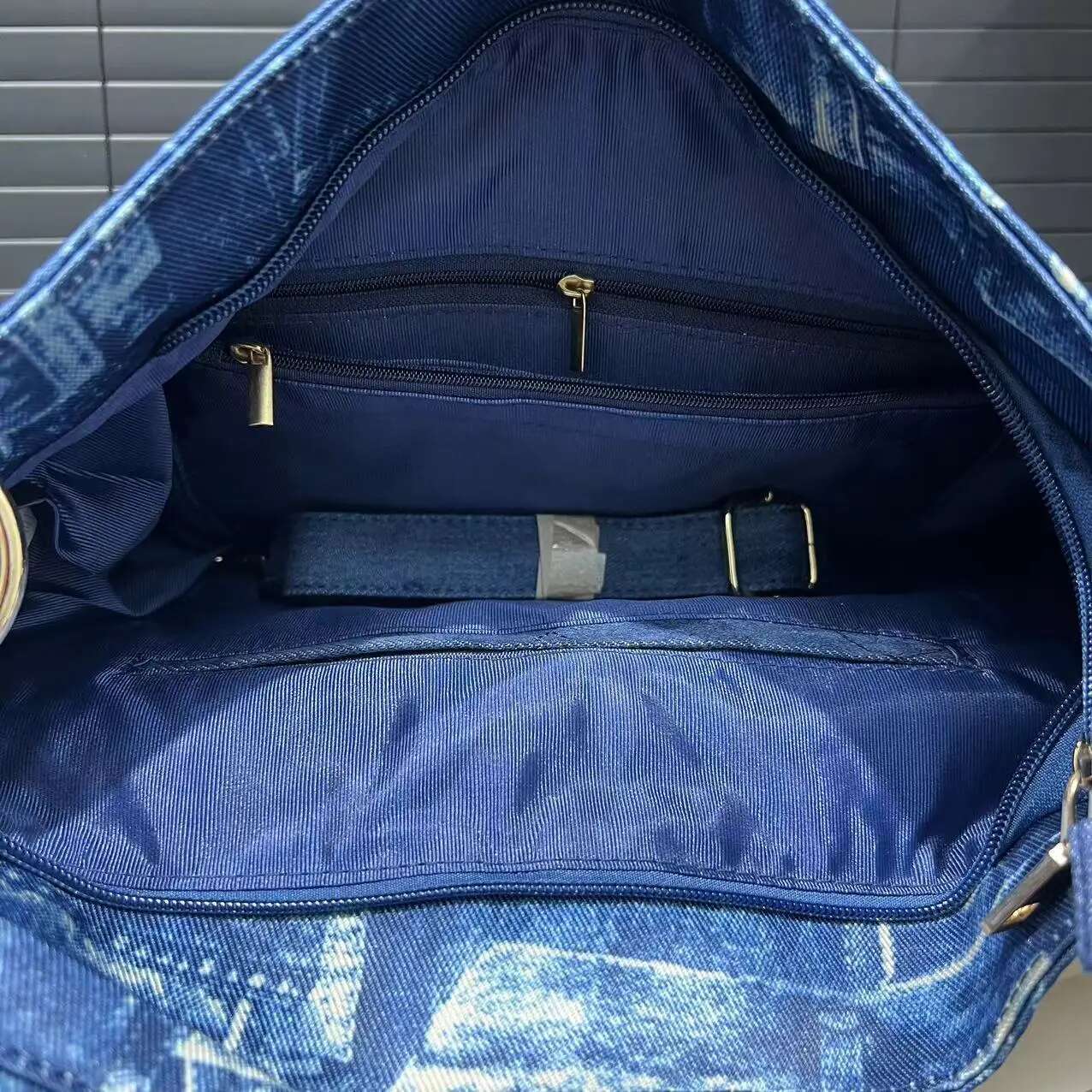 Women's Fashion Denim Shoulder Bag Large Capacity Gradient Dia Bucket Crossbody Handbag