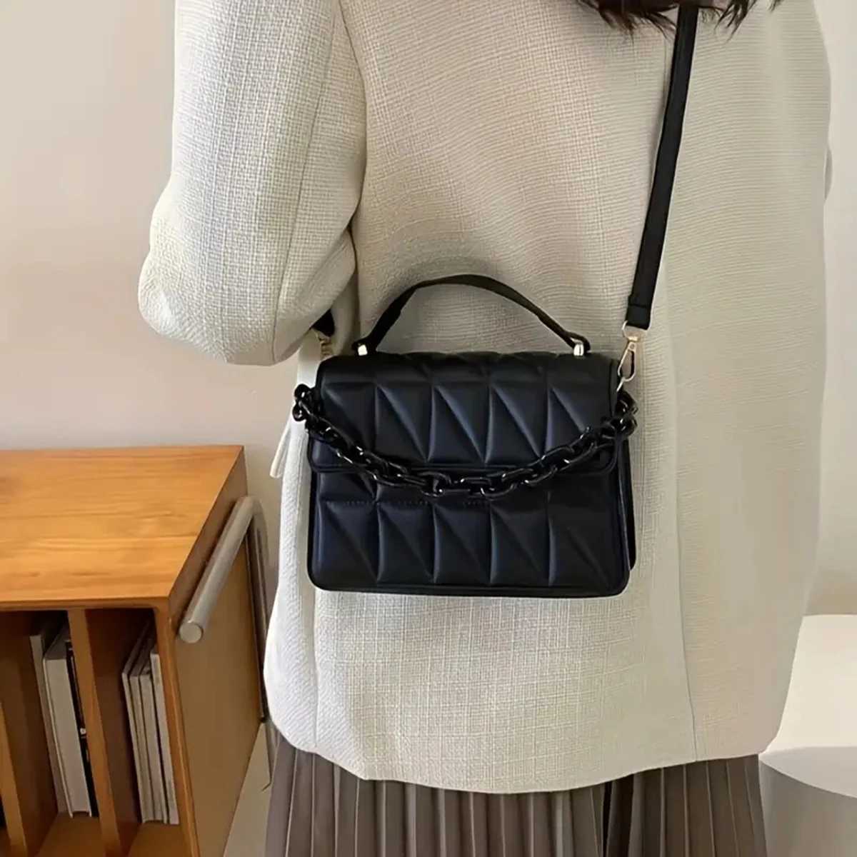 Diamond chain handbag womens fi embossed small square bag womens single shoulder crossbody bag a bagXJ250227