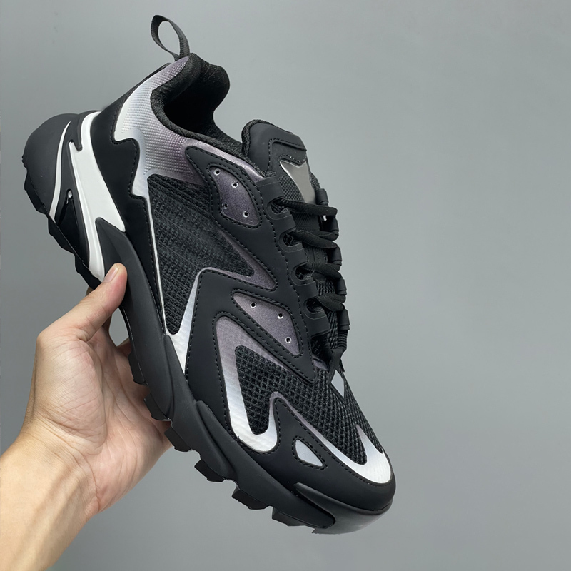 High-Quality Running Shoes Classic Sneakers Casual Shoes Breathable Lightweight Designer Black Red Sport Shoes With Box 424