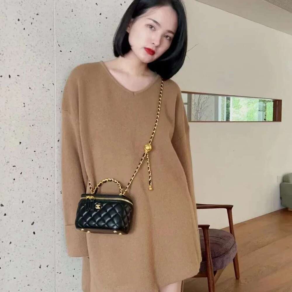 New Women's Tweed Style Handbag Crossbody Chain Small Size Box Bag Motorcycle Equipment Accessories From China