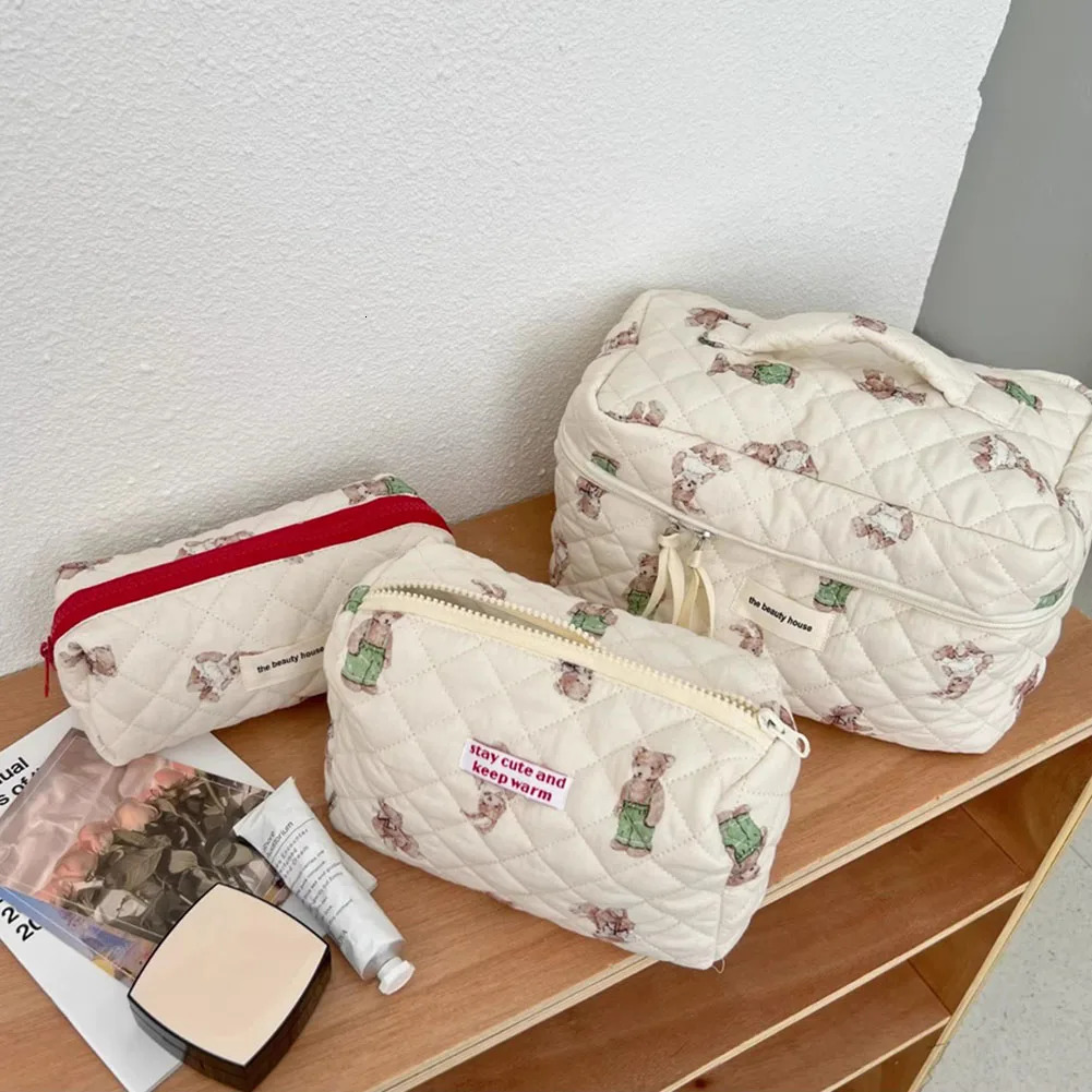 Ship from US Cute Bear Makeup Bag for Women Girls Cotton Padded Cosmetic Kawaii Aesthetic Toiletry Organizer Storage Beauty 250227FBB