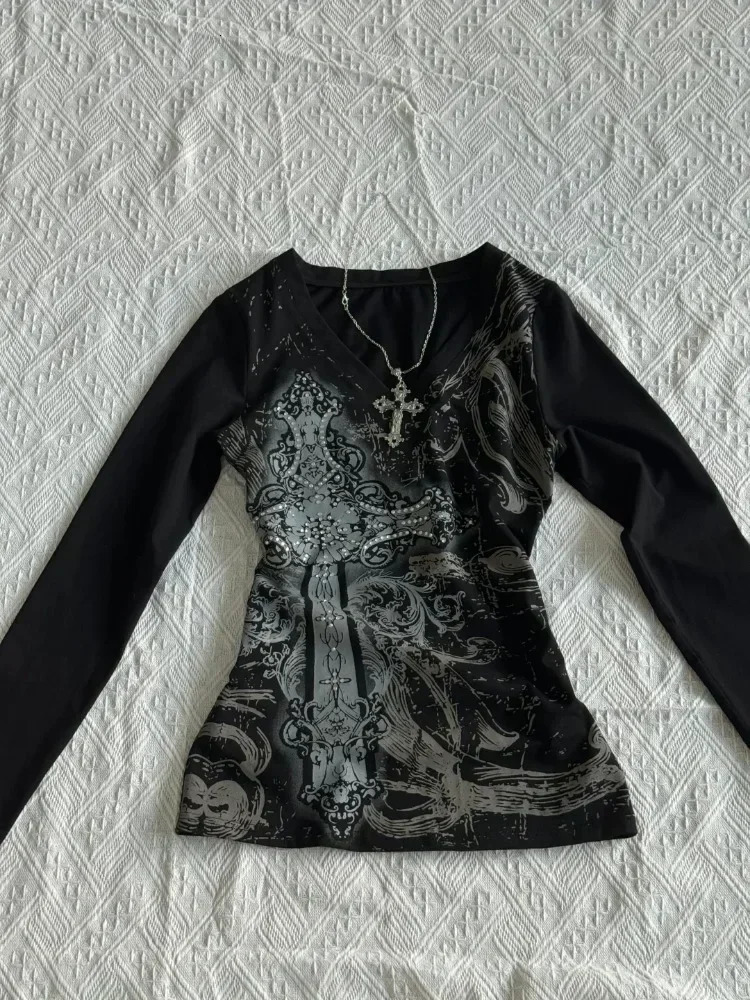 HOUZHOU Vintage Gothic Tshirts Women Y2k Black Punk Graphic Tshirt Grunge Retro Sexy Vneck Cotton Tees Aesthetic Harajuku Top 250226