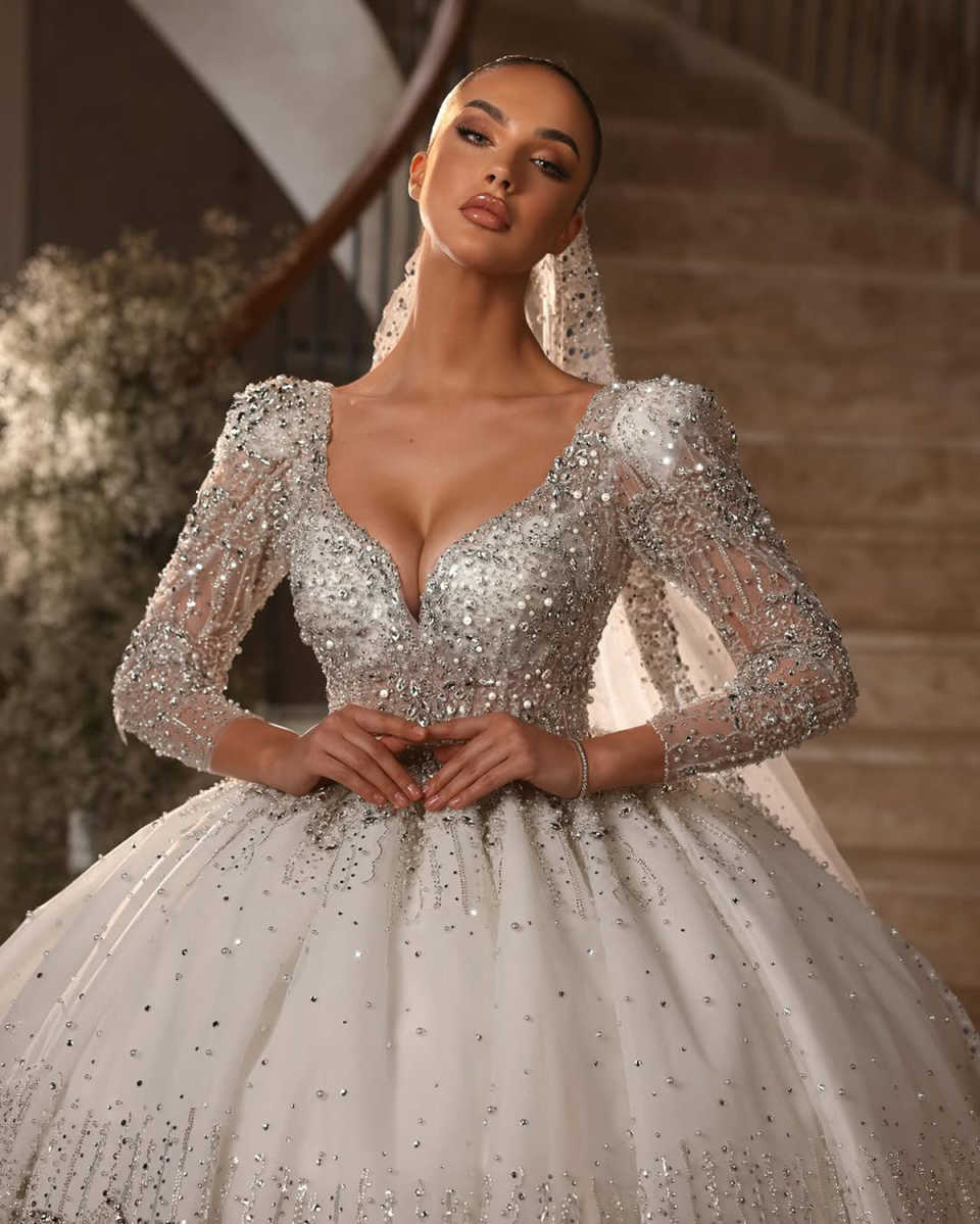 Gorgeous Ball Gown Wedding Dress For Women Sweetheart Neck Long Sleeves Bridal Gowns Crystal Sequins Sweep Train Dresses Custom Made vestidos de novia