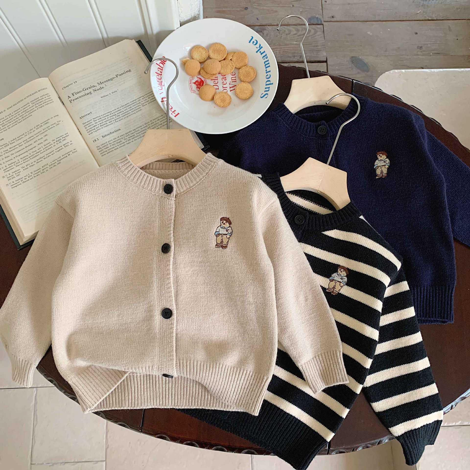 Pullover 2025 Childrens Spring and Autumn New Top Fashionable Boys Western Style Coat Spring and Autumn Trendy Boys Baby Knitted ClothesY250227P1N0