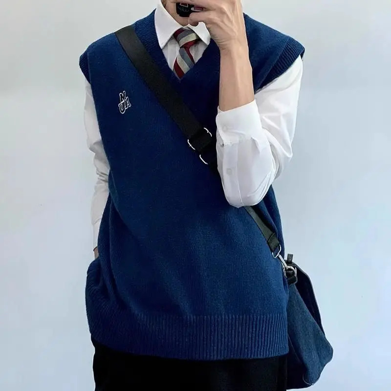 Fashionable and simple floral mens sweater vest college style navy blue letter Vneck knitted fully matched interior 250225