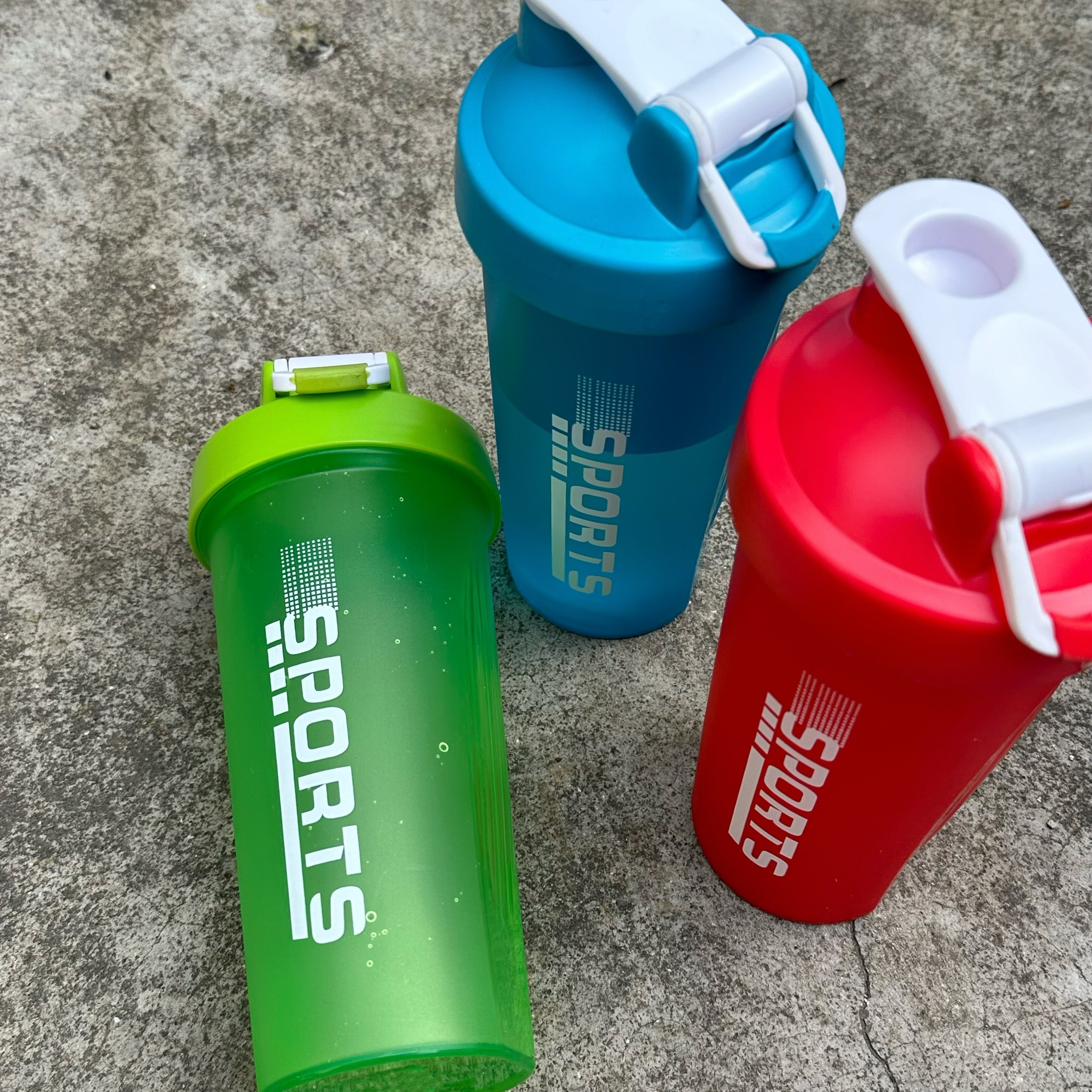 Cute net red sports fitness water cup large capacity portable portable protein powder shaking cup drop-proof student space cups