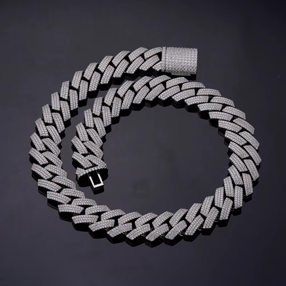 20mmChic & Durable VVS Standarded Men's/Women's Jewelry Piece: Iced Out Chain Featuring Exquisite Diamonds