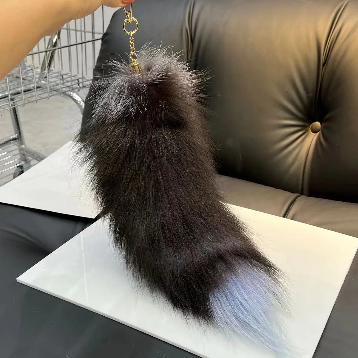 Fox Fur Tail Large Long Natural Fur tail Keychain Pendant Cosplay tail Cute Wolf Fox Tail Fur Car Keychains For Women 250227